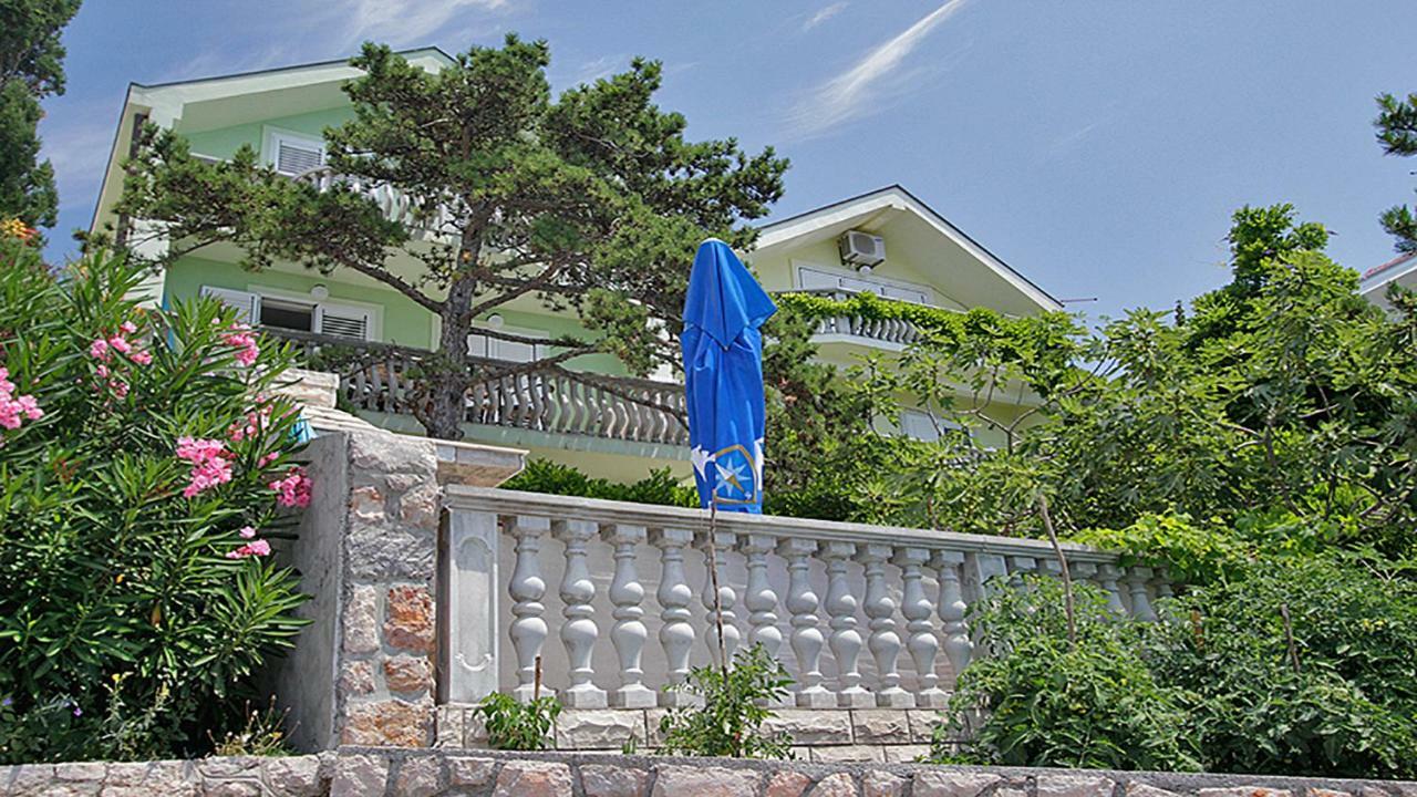 Beachfront Apartments Carlo Karlobag Exterior photo