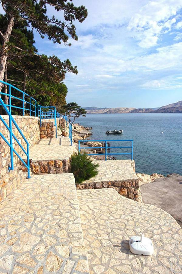 Beachfront Apartments Carlo Karlobag Exterior photo