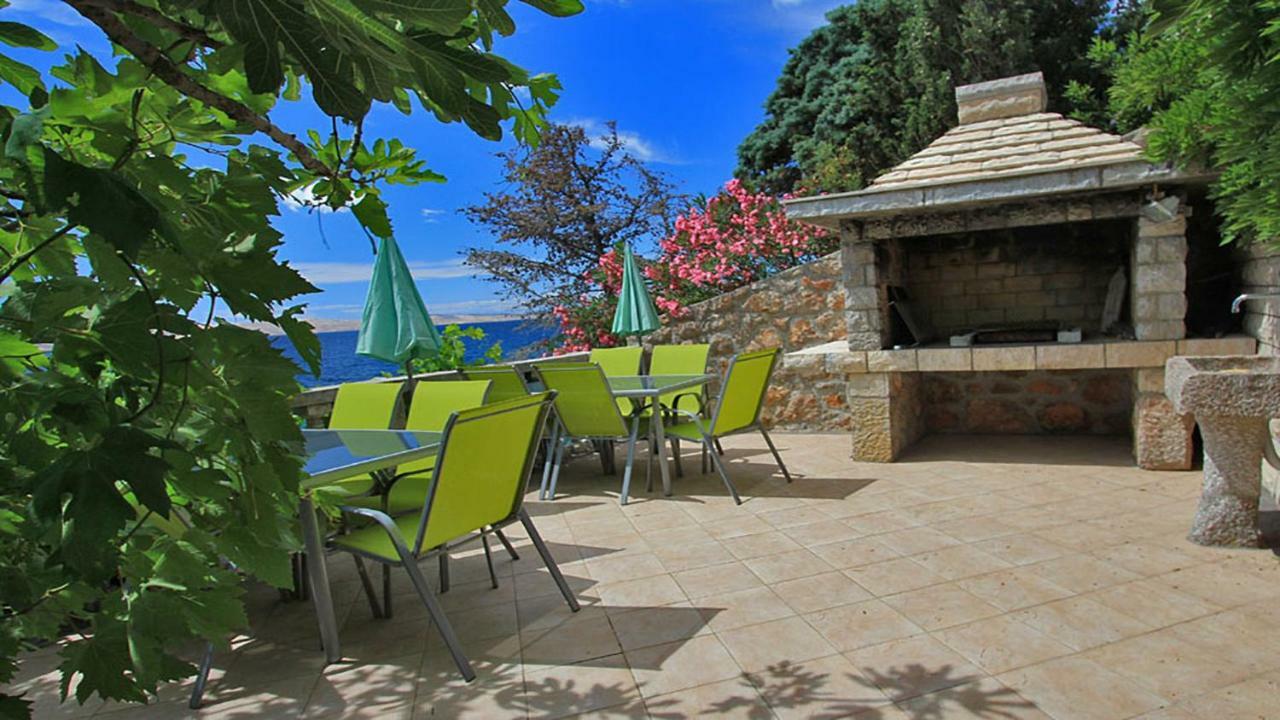 Beachfront Apartments Carlo Karlobag Exterior photo